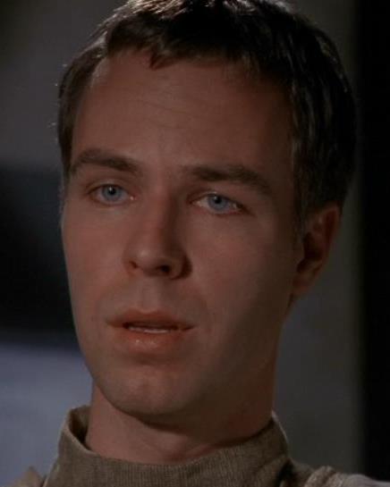 Fichier:Martouf dans la saison 4 de Stargate SG-1.jpg