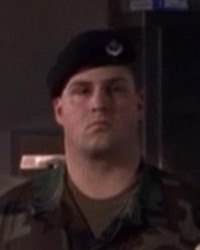 Fichier:Johnson (Enfants des dieux) dans la saison 1 de Stargate SG-1.jpg