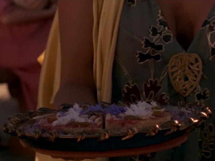Fichier:Gâteau de mariage Navigation.jpg