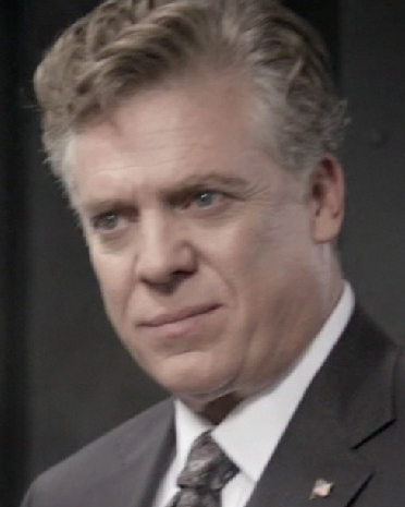 Fichier:Alan Armstrong dans la saison 1 de Stargate Universe.jpg