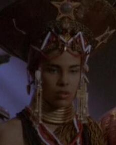 Femme Goa'uld (Enfants des dieux) dans la saison 1 de Stargate SG-1.jpg
