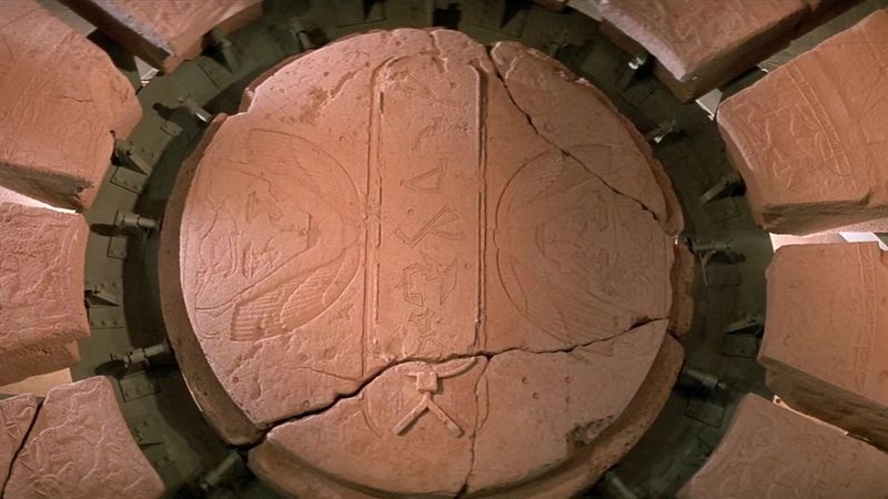 Fichier:Cartouche de Gizeh dans Stargate.jpg