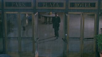 Park Plaza Hotel dans Stargate.jpg