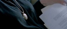 En 1995, Catherine Langford porte le collier.